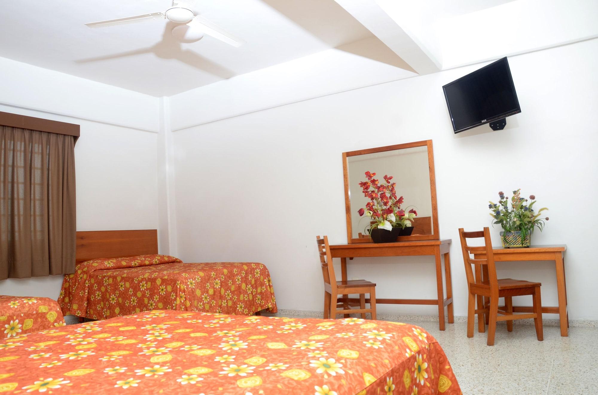 Hotel Delfines - A 2 Calles Del Acuario Veracruz Bagian luar foto