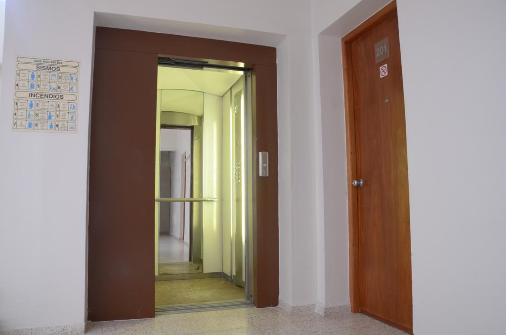 Hotel Delfines - A 2 Calles Del Acuario Veracruz Bagian luar foto
