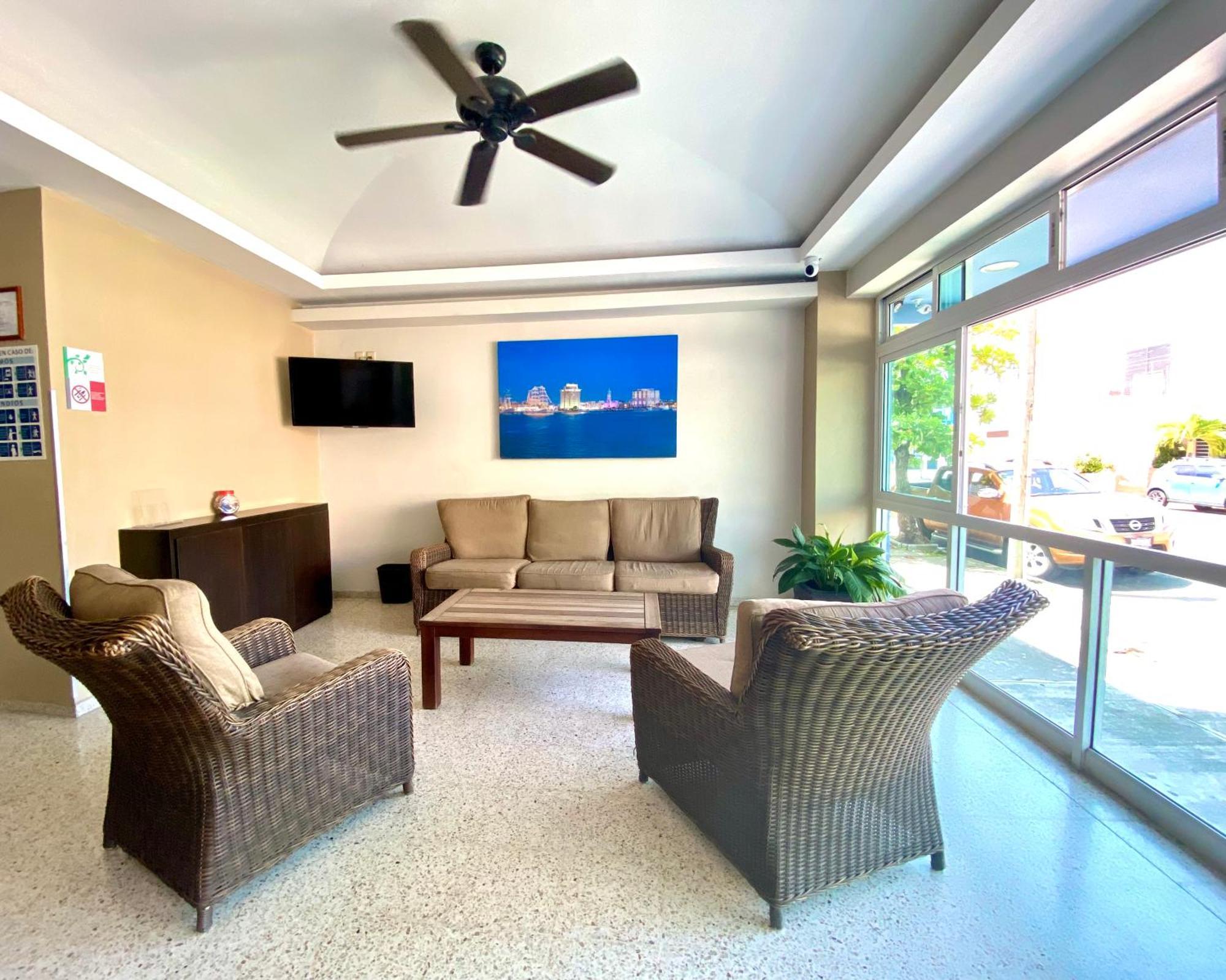 Hotel Delfines - A 2 Calles Del Acuario Veracruz Bagian luar foto