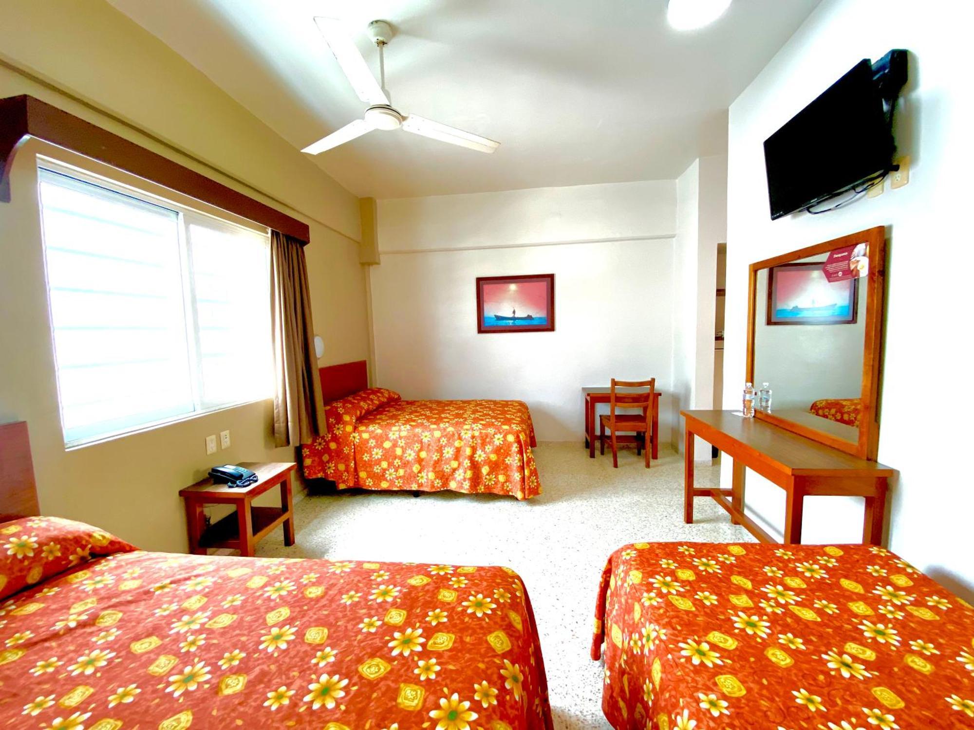 Hotel Delfines - A 2 Calles Del Acuario Veracruz Bagian luar foto