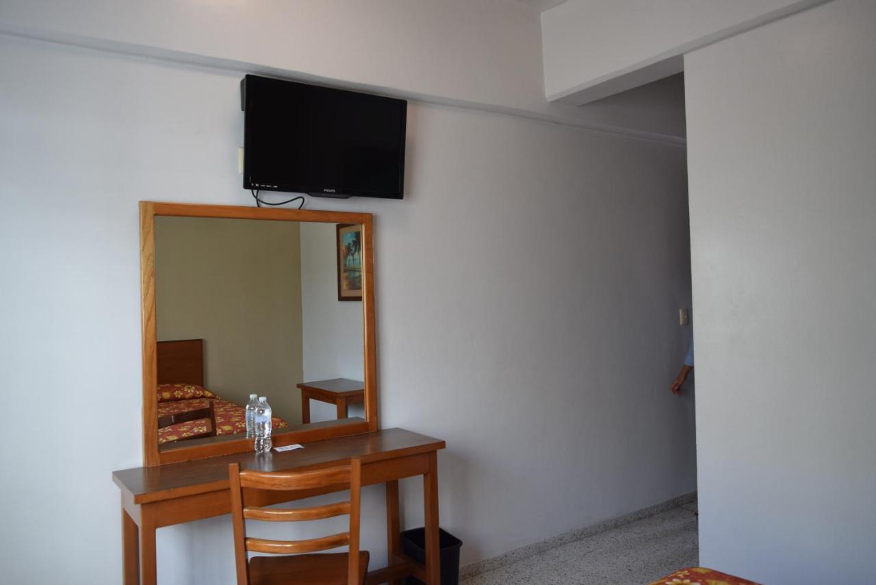 Hotel Delfines - A 2 Calles Del Acuario Veracruz Bagian luar foto